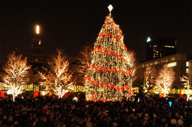 holiday-tree-lightings-harbourfront-nathan-phillips