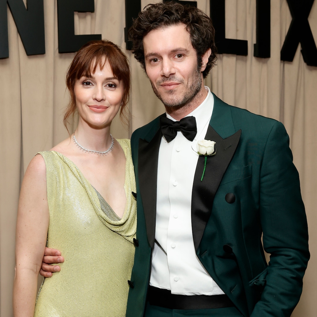 adam-brody-bathroom-secret