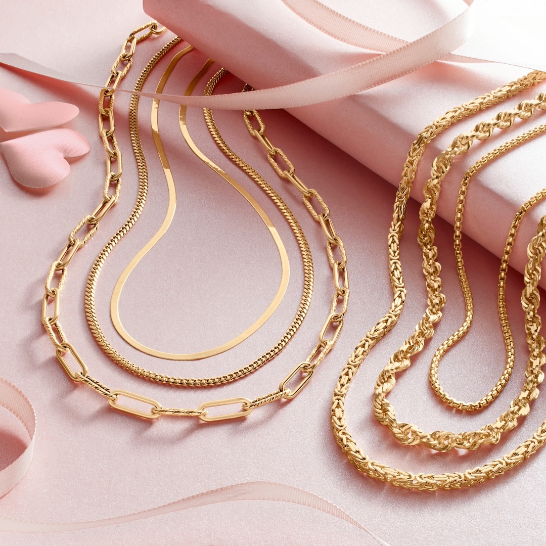 heart-shaped-jewelry-discounts-valentines