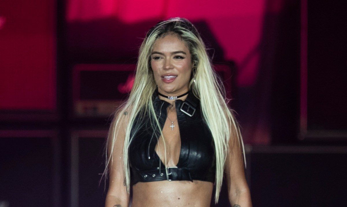 karol-g-golden-bikini-fashion