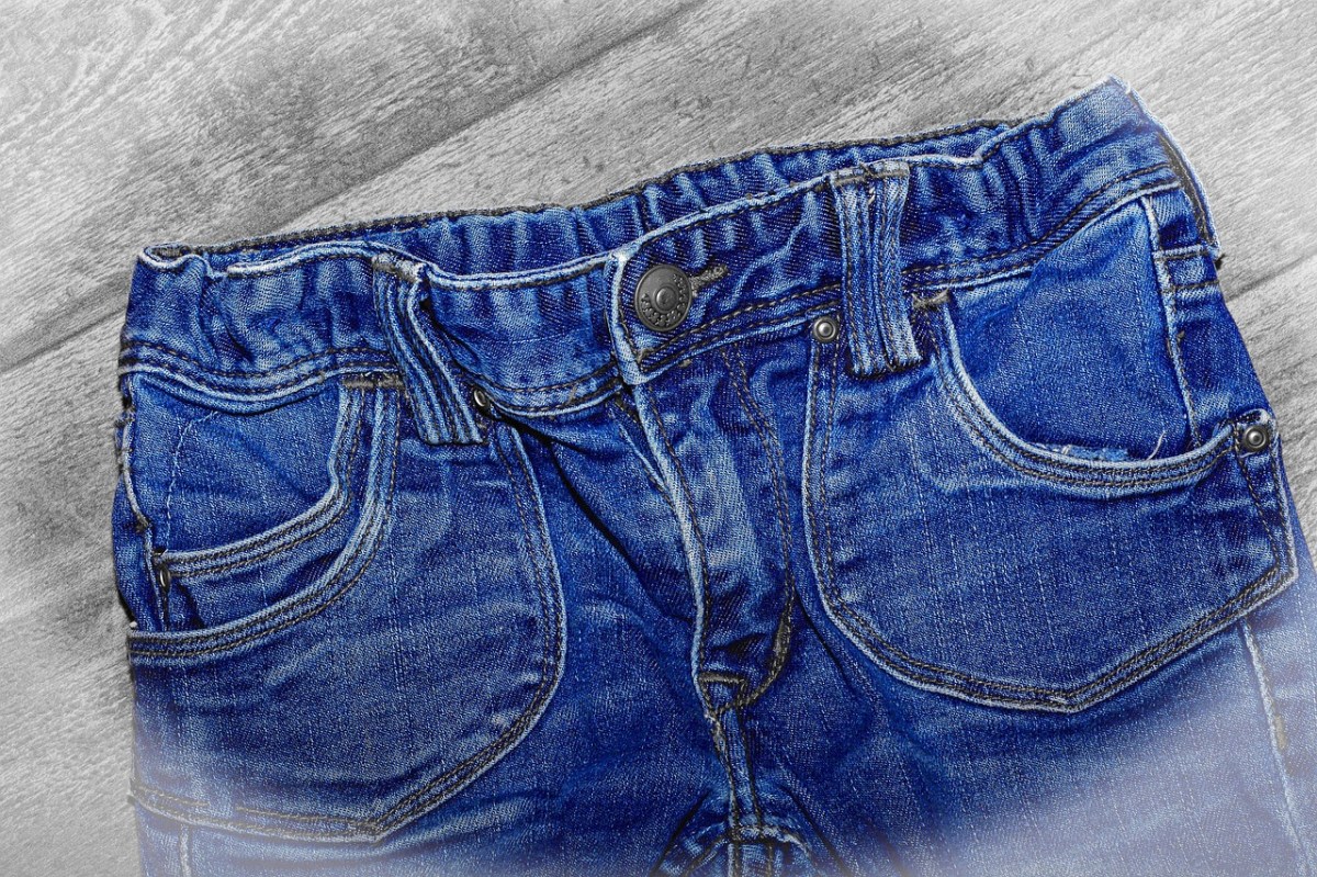 hidden-purpose-metal-buttons-jeans