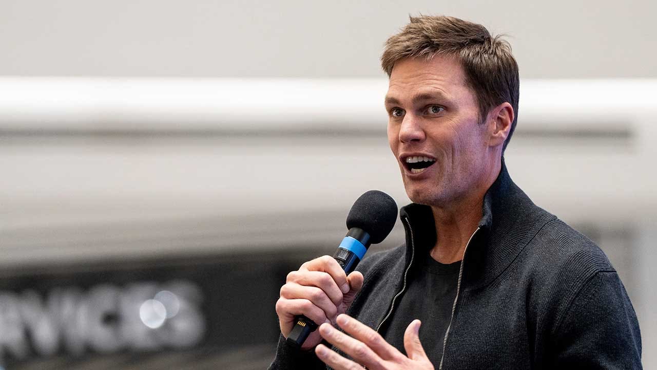 tom-brady-mothers-day-tributes